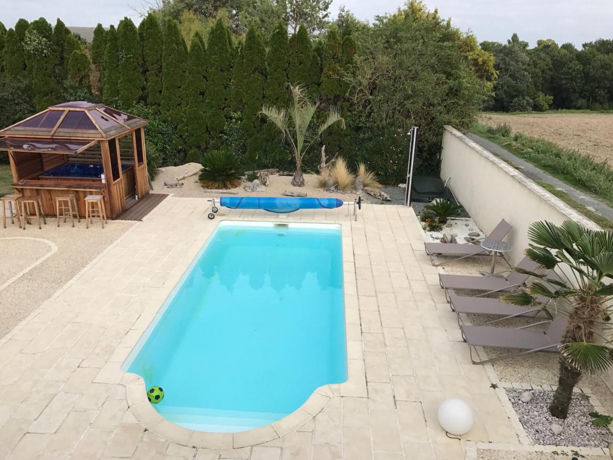 Piscine Et Jacuzzi A 2Km De La Plage De St Georges De Didonne Saint-Georges-de-Didonne Bagian luar foto