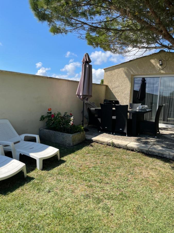Piscine Et Jacuzzi A 2Km De La Plage De St Georges De Didonne Saint-Georges-de-Didonne Bagian luar foto
